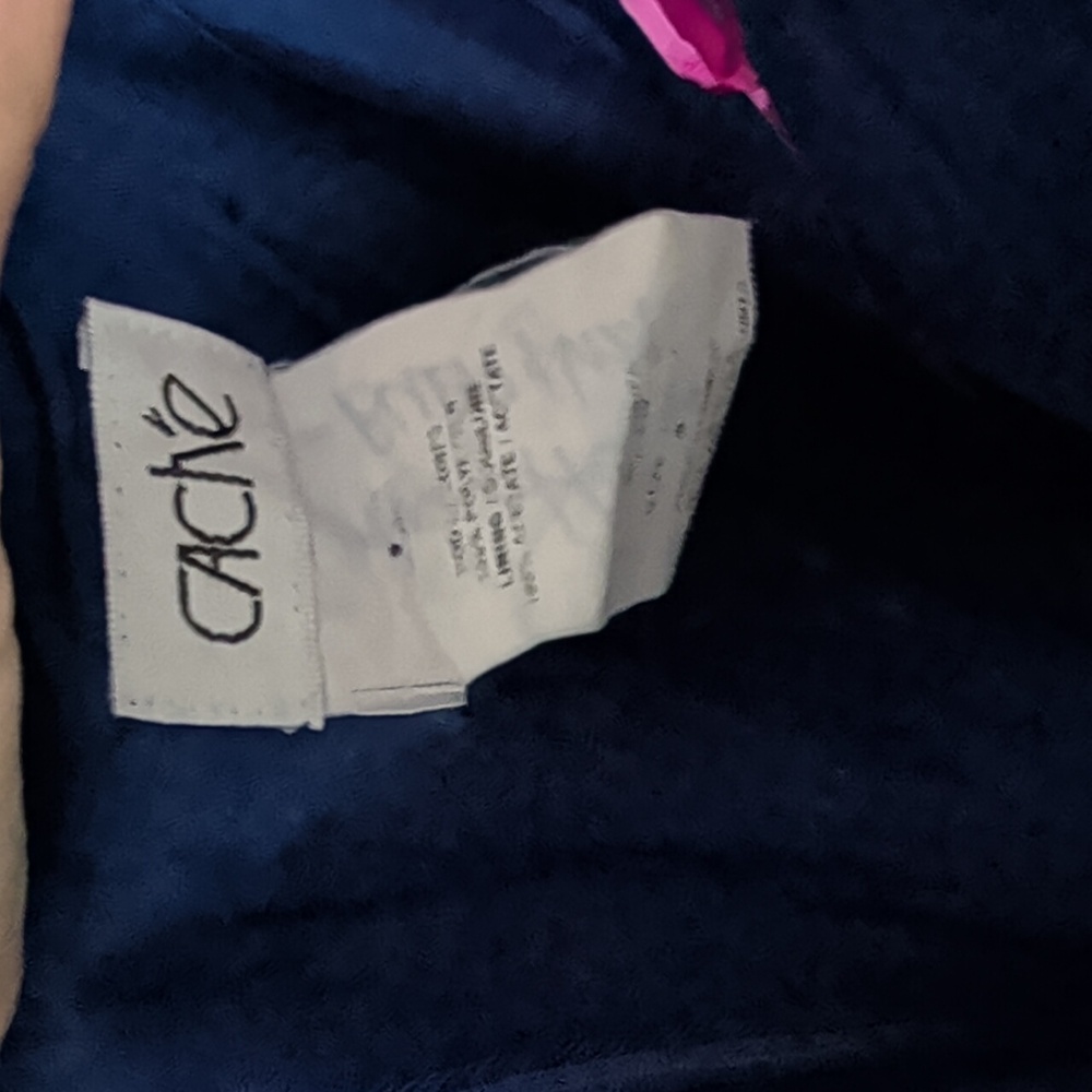 Cache 2000's Gown - Picture 2 of 3